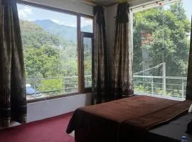 Shiva Cafe and Stays