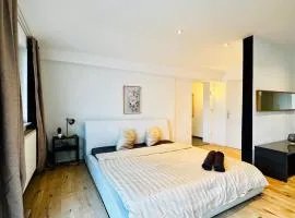 Amazing 2BR Apt, 16-Mins to Blumengärten