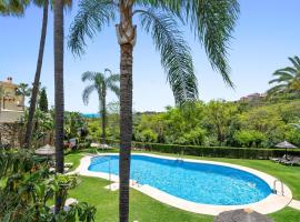 Benahavís में, होटल Beautiful Los Arqueros apartment with sea views RDR492