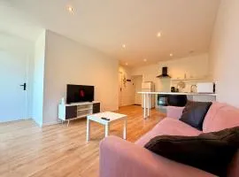 Appartement rénové 2prsn Balcon & Parking privé