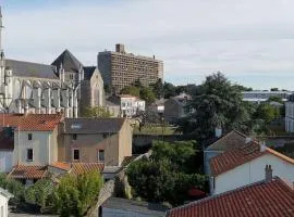 Location Meublée 8 Personnes - Proche Trentemoult