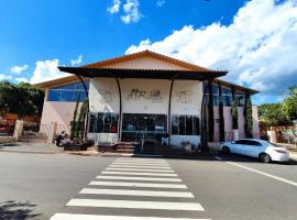 Fiori Di Roma Roberto Imoveis, hotel de playa en Caldas Novas