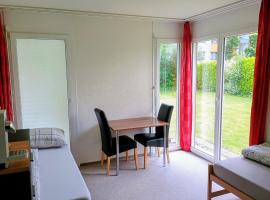 Privatzimmer 300m zur S-Bahn Jona, hotel v destinaci Rapperswil-Jona
