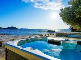 BUQEZ ECO RESORT - Beach Villa 28 - Directly by beach