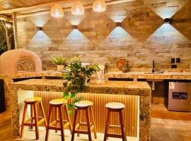 Casa de Campo Bamboo con Piscina temperada, sumarb&uacute;sta&eth;ur &iacute; Lima