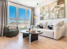 Panoramic views and pool, gym, parking REMS