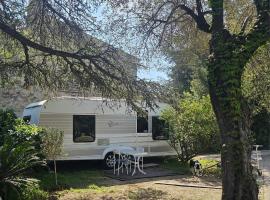 Caravane en h&eacute;bergement fixe，芒德留拉納普勒的豪華露營地點