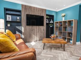 Modern & Peaceful 2BR Home - Free Parking, villa in Oban