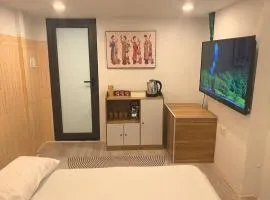 Whitesun Old Quarter, Quiet and Cozy Ground Floor 2BR Apt