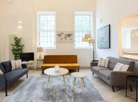 Central Tadworth Terrace Flat - Split- level 2BDR
