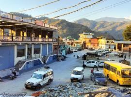 Hotel Grand View, hotel en Barkot