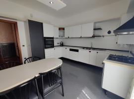 Monica Apartment, hotel em Chioggia