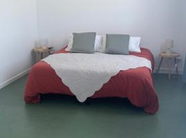 Studio Les écuries de la forêt, hôtel à Le Buisson Genois