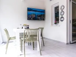 Casa Gemelli a pochi passi da spiaggia Su Giudeu Chia