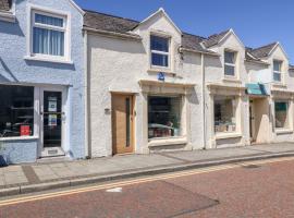 Medical Hall, apartment in Cemaes Bay