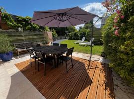 Le Moulin de la Fosse Soucy "La Maison du Meunier", hotel v destinaci Maisons