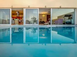 Doukas Retreat, Home Gym, 3 minutes from the Beach