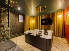 le rouge love room