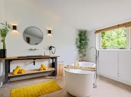 Bamboe Suite Bentveld met ligbad en gratis parkeren