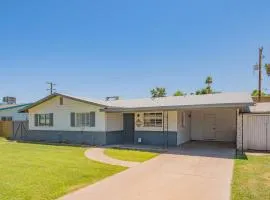 Near Mntn Park Private Pool & Fully Fenced Yard