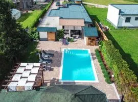 Delta apartments