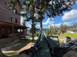 Whispering Pines, bed and breakfast v destinaci Šišava