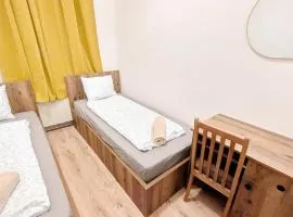 Spacious Rooms - 15 Min from Airport & City Center, 5 Min from Vienna Main-Bus Station EZ 42