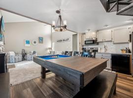 3BR Ski Resort Townhome-Sleeps 7, hotel v destinaci Somerset