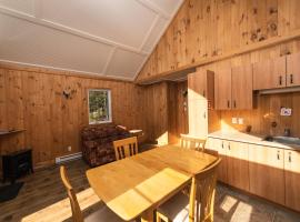 Chalet des Boisés 7, Hotel in Murdochville