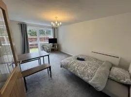 Central Rayleigh 1 Bedroom Apartment