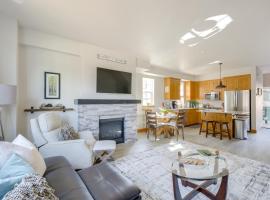 10 Mi to Brundage Mountain Resort! Cozy Townhome, hotel McCallban