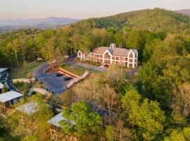 Iris Inn and Cabins, hotel com spa em Waynesboro