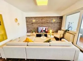 Spacious 3BR with a warm terrace
