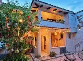 Cozy home, walking distance San Cristobal