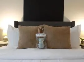 Modern City Loft Cozy 1BR & Free Parking