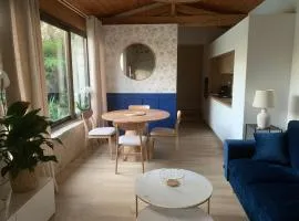 Gîte de charme avec piscine dans un environnement bucolique