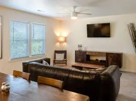 Watermen's Cabana 2B - 2-bedroom, 1-bathroom apartment - Walk to beach and access to REAL Watersports