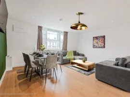 2 BD Soho Luxury Living-High Ceilings Huge Terrace