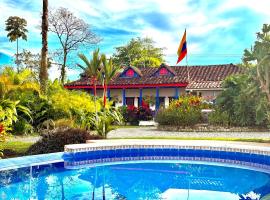El Percal Hacienda Hotel, hotel s jacuzzi v destinaci Montenegro