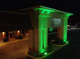 Monroe's On The Lake Hotel & Banquet Hall, hotel in Sanford