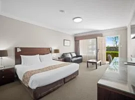 Carlyle Suites & Apartments