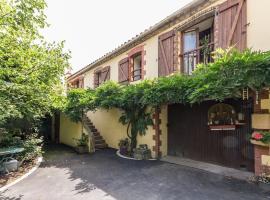 Gîte rénové à Corcoué-sur-Logne avec étang privé et équipements bébé - FR-1-306-1066, ξενοδοχείο σε Saint-Étienne-de-Corcoué