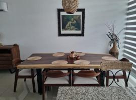House with air conditioning and pool, hotel v destinaci Guadalajara