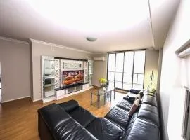Spacious 3 bedroom apt lift access near Parramatta
