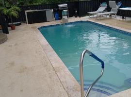 Finn Room - Ferdie's Place, hotel com piscina em Port Antonio