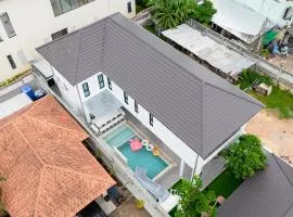 The White House Pool Villa Pattaya