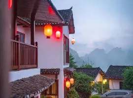 Zhangjiajie Ldyllic Pondside Timber Lodge