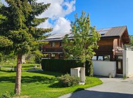 Gästehaus auf Camping Grächbiel, hôtel à Grächen