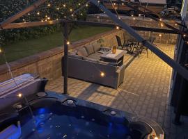 Villa Skoglund, Hotel mit Whirlpools in Ulricehamn