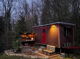 Bauwagen mit Bergblick, glamping en Bad Reichenhall
